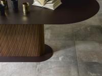 Savannah slatted wood table with central base available in two sizes