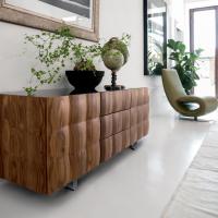Venice sideboard with a tufted effect - model in canaletto walnut wood veneer with black extra-clear lacquered glass top
