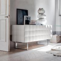 Venice sideboard with a tufted effect - model with two doors and three drawers