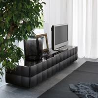 Venice TV stand with tufted effect available in six different finishes among which the canaletto walnut wood veneer finish