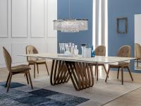 Arpa extending table with wooden legs