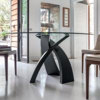 Eliseo table with tricolour base with black lacquered metal structure