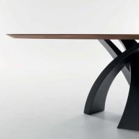 Eliseo table with walnut table top