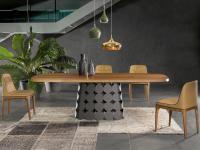 Pois dining table with central base