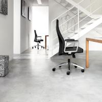 Particolare linea ergonomica dello schienale della sedia da ufficio Maeva (disponibili da giugno 2018)