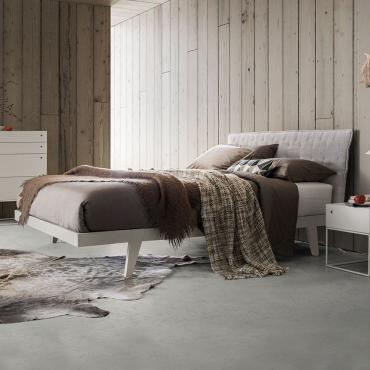 Marlin Bett aus Holz im skandinavischen Wohnstil, taupe matt lackierte Ausführung