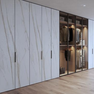 Kleiderschrank Polaris Lounge mit Türen in Marmoroptik - hohe Stauraumkapazität zwischen hochwertigen Materialien und raffiniertem Design