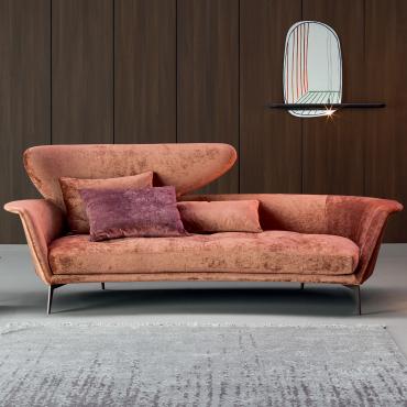 Lovy ist ein klassisches elegantes Sofa von Bonaldo