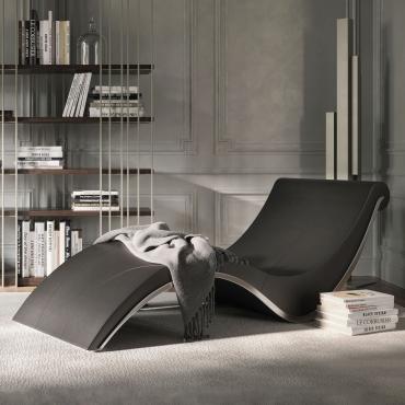 Chaise longue di design curva Sylvester di Cattelan 