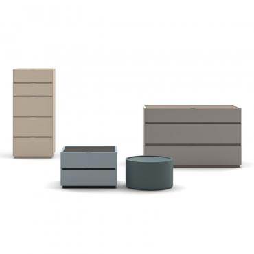 Gruppe für das Schlafzimmer im linearen Design Raiki