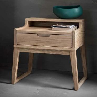 Sierra Nachttisch mit einer Schublade aus Holz