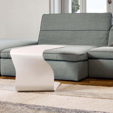 Duffy eleganter Beistelltisch mit gebogener Form von Bonaldo