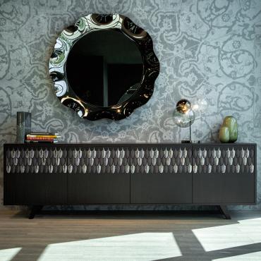 Credenza con ante decorate in ceramica Plume