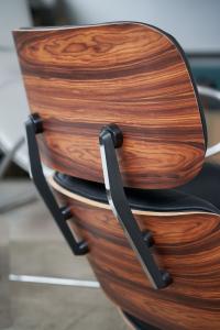 Sessel Eames, Nachbildung in Anlehnung an das Design von Charles Eames, in Leder und Holz