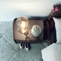 Amandla Nachttisch mit Gestell und Fronten aus Fashion-Wood, Platte matt lackiert
