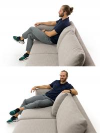 Beispiel des Sitzes und der Proportionen des Sofas Jude in den beiden Tiefen 91 und 110 cm