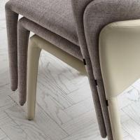 gepolsterter und abnehmbarer Stuhl Claire - Detail der Sitzfläche (Modell mit Kunstlederbezug, nicht abnehmbar)
