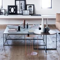 Serie von Tischen für das Wohnzimmer leicht miteinander kombinierbar