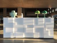 Weiß lackierte Sideboard aus Massivholz Lima, eine elegante Ausführung, die sich für moderne Innenräume eignet