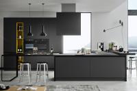 Cucina design con isola Seven 04: tavolo penisola in Fenix nero e gamba a telaio in metallo verniciato nero