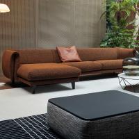 Sofa mit Chaiselongue Saddle von Bonaldo mit Sofafüßen in Metall