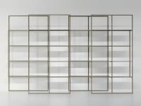 Das Bücherregal Optic eignet sich perfekt für moderne Kompositionen mit geometrischen Formen in einem minimalistischen Stil