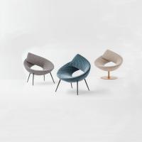 Verschiedene Modelle für den runden gepolsterten Sessel Lock von Bonaldo
