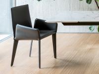 Filly eleganter moderner Stuhl mit Armlehnen und Lederbezug