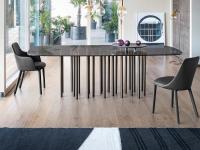 Gepolsterter Stuhl Itala von Bonaldo kombiniert mit Tisch Mille