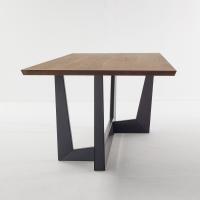 Tisch Art von Bonaldo mit Tischplatte in Holz mit reglemäßigen Kanten
