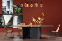 Designer Tisch mit zentraler Basis Mellow von Bonaldo mit hochwertiger Tischplatte in Marmor