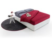 Anversa Teppich in Kombination mit More&Plus Bett und Company Nachttisch
