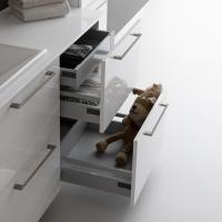 Wäscheunterschrank Oasis in Lack-weiß glänzend. Modell mit 2 Schubladen und zusätzlicher oberer Schublade.