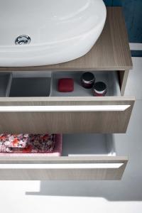 Beispiel des Waschbeckenunterschrankes mit geformtem Schubkasten