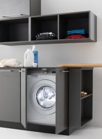Detail der Wäschekomposition Oasis L02 mit Waschmaschinenunterschrank und offenem Seitenunterschrank