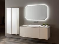 Beispiel für einen Badezimmerschrank in Kombination mit einem Borea-Spiegel