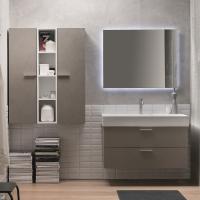 Net Badspiegel mit schlichtem und elegantem Design