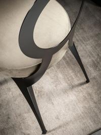 Bequemer gepolsterter Sitz für den Stuhl Miss von Cantori mit Metallgestell