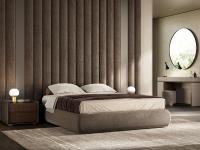 Elgant koordinierter Schlafbereich mit Bett, Nachttisch und Nebula Schminktisch