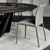 Stuhl mit mittelhoher Rückenlehne und Metallbeinen norma von Cattelan