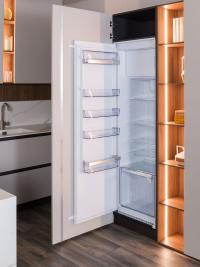 Eingebauter AEG-Kühlschrank