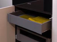 Ausziehbare Schublade zur Aufbewahrung von Tischtüchern, Tischsets und Geschirrhandtüchern