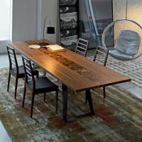 Asako Designer Tisch. Platte aus Nussbaumholz mit Einsatz aus Nussbaumwurzelholz