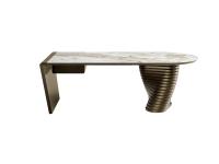 Vorderansicht des Vortex-Tischs mit polierter Onice -Keramikplatte, mit Untergestell und Struktur aus lackiertem Metall in der Farbe Bronze