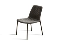 Gesteppter Stuhl Will mit Rautenmuster, ohne Armlehnen. Bezug aus Leder Nabuk und Beinen aus lackiertem Metall Schwarz