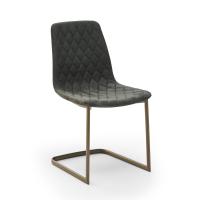 Gesteppter Stuhl Will mit Rautenmuster, ohne Armlehnen. Bezug aus Leder und Freischwinger aus lackiertem Metall Titanium.