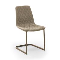 Gesteppter Stuhl Will mit Rautenmuster, ohne Armlehnen. Bezug aus Leder und Freischwinger aus lackiertem Metall Titanium.