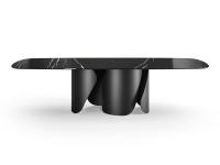 Vorderansicht des Tisches Torquay mit lackiertem Metallgestell und Platte aus Marmor Sahara Noir, in der geformten Version