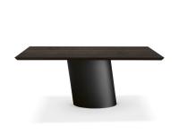 Eleganter Tisch mit zentraler geneigter Basis Clifford. Rechteckige Platte in Holzessenz Esche gebeizt Testa di Moro und Basis in Metall gestrichen Schwarz.