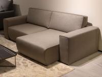 Linear Attitude Sofa mit ausziehbarem Sitz umgewandelt in Chaiselongue